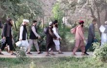 في تحد لاتفاق السلام ، تم تحرير طالبان من العودة إلى ساحة المعركة