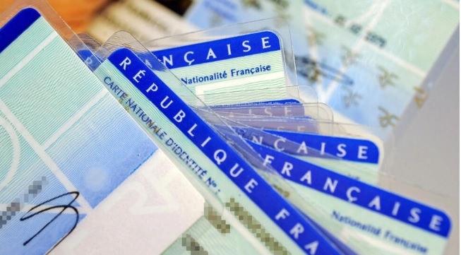 فرنسا تسحب الجنسية من شخصين أدينا بجرائم إرهابية