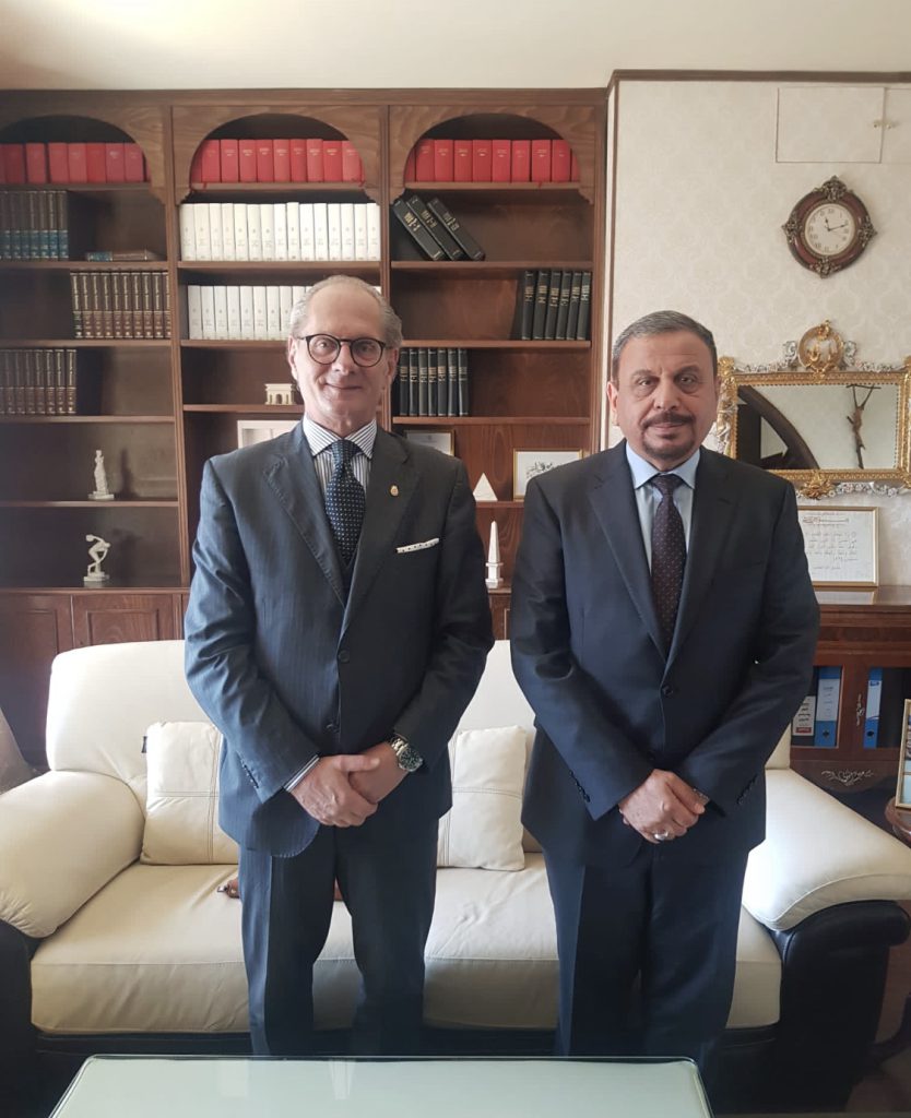 لقاء السفير العراق في فاتيكان مع رئيس الجمعية الدولية  لضحايا الارهاب