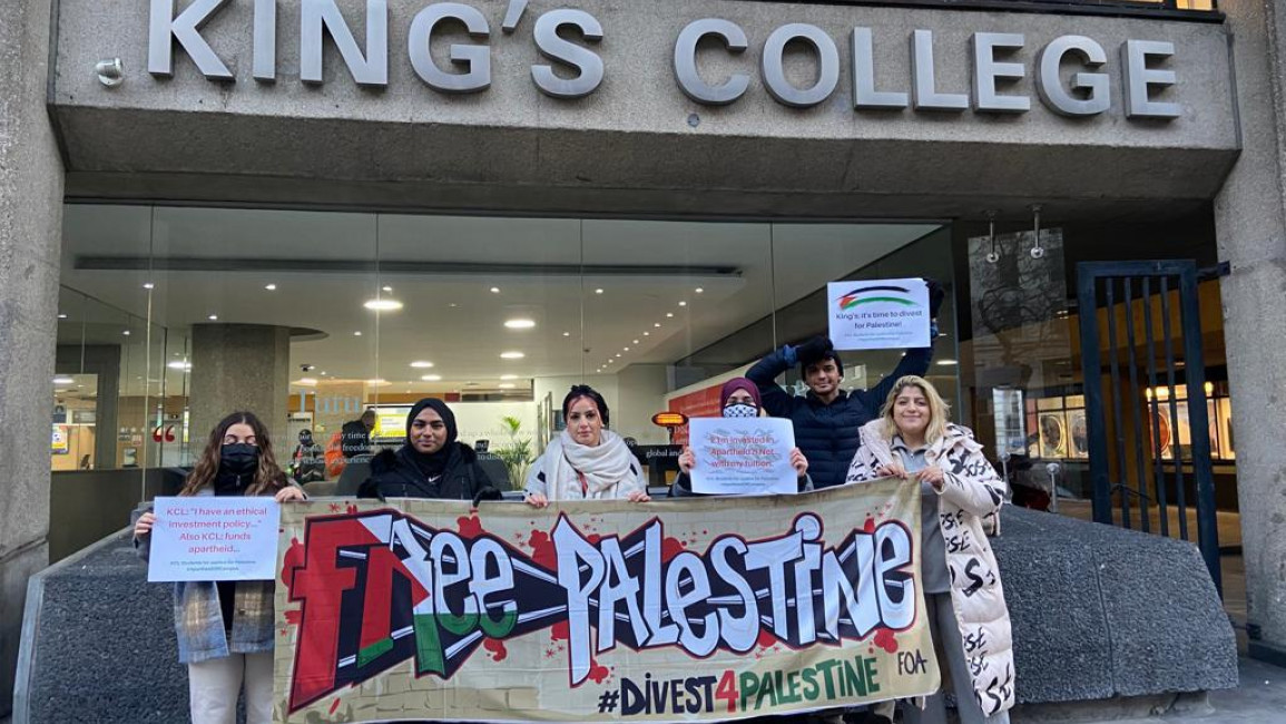 طلاب المملكة المتحدة يطالبون الجامعات بسحب استثماراتها من 'الفصل العنصري الإسرائيلي'