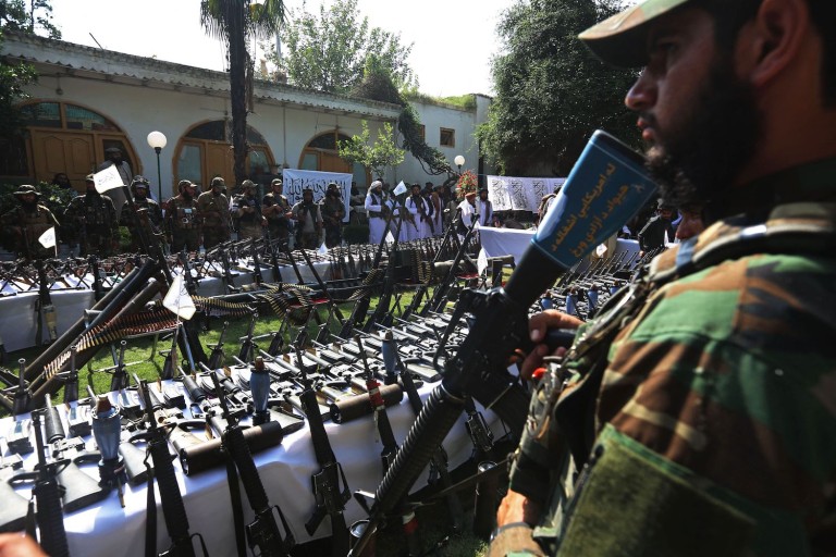 طالبان هم الآن تجار أسلحة